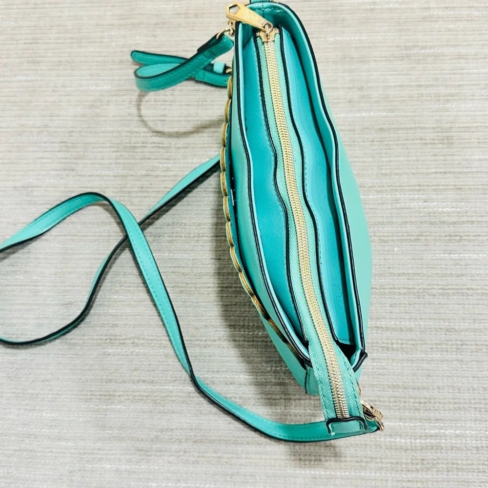 Trina Turk Teal Turquoise Scalloped Crossbody‎ Bag Gold Hardware Pre-owned